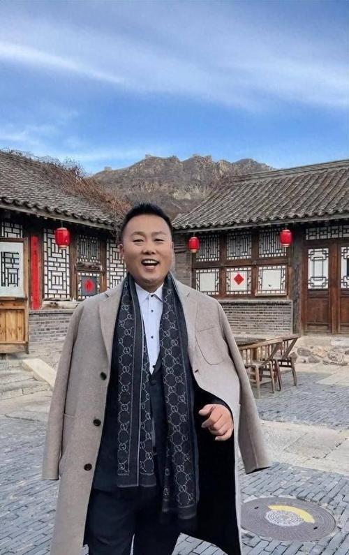 從棉紡廠搬運工到全國冠軍,把演出經紀全交給妻子打理,對比玖月奇跡才
